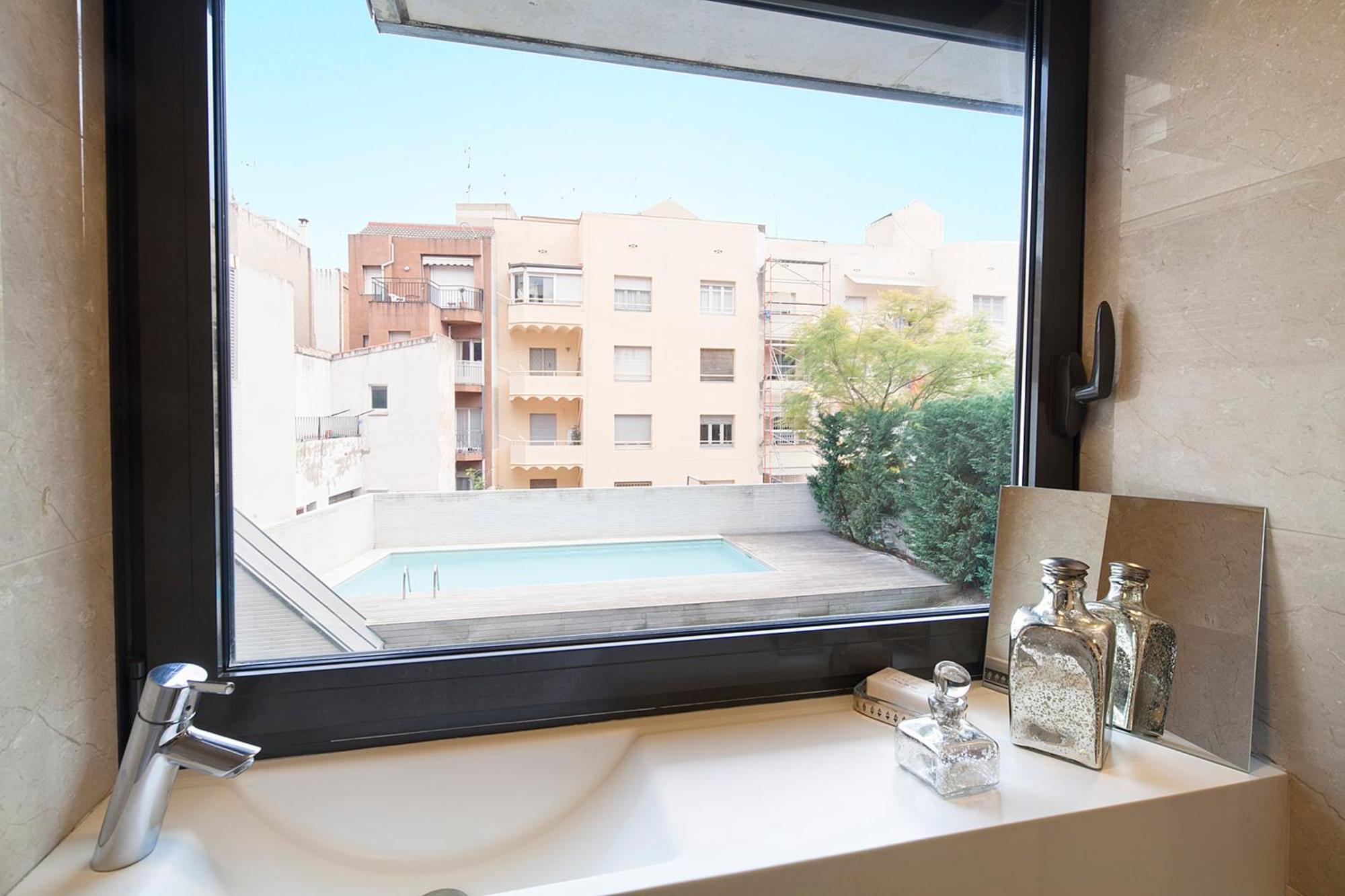 My Space Emirates - Splendid Apartment With Terrace And Pool Near Park Gueell Барселона Экстерьер фото
